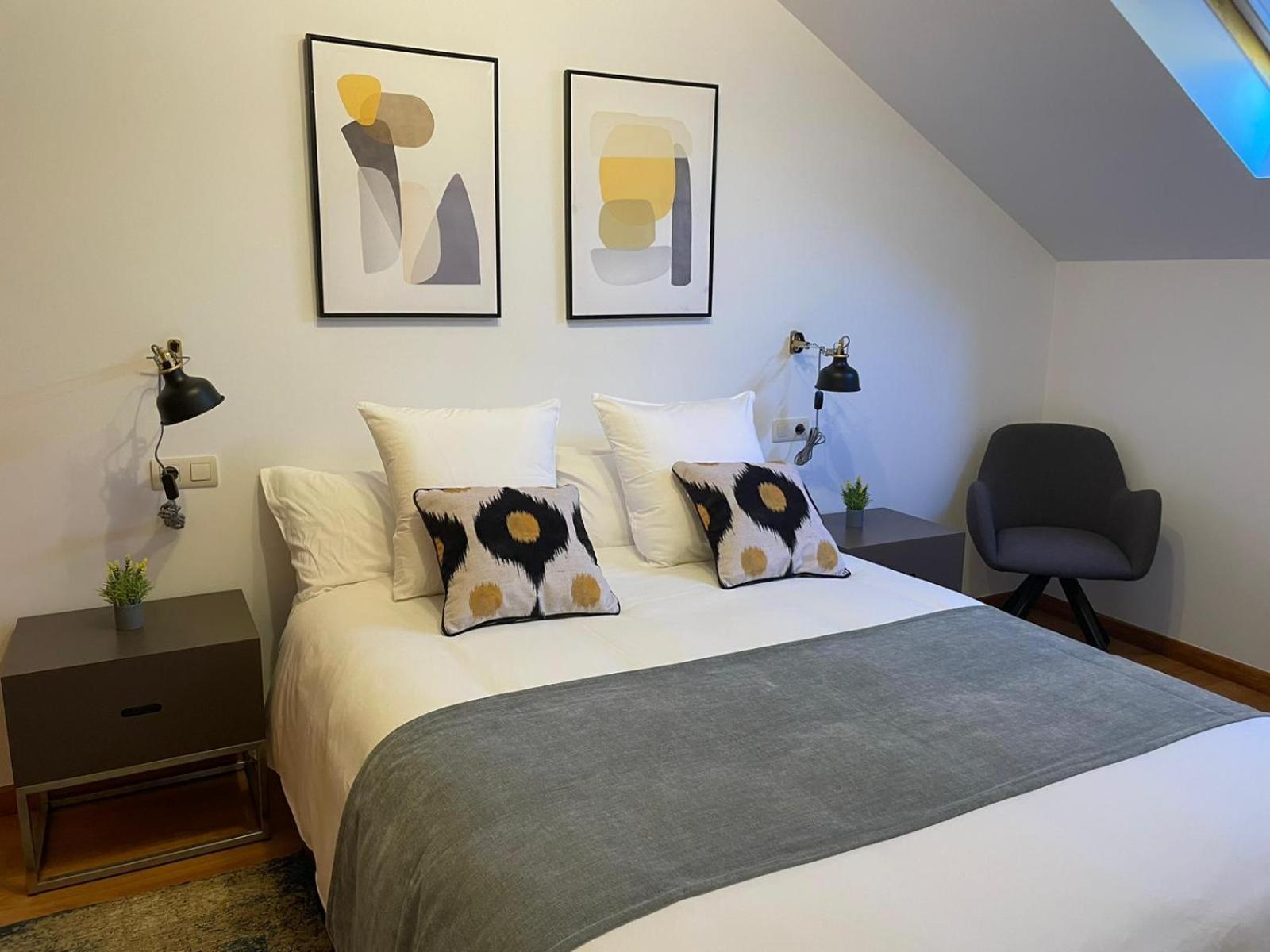 Apartamentos Ciudad Santiago سانتياغو دي كومبوستيلا الغرفة الصورة
