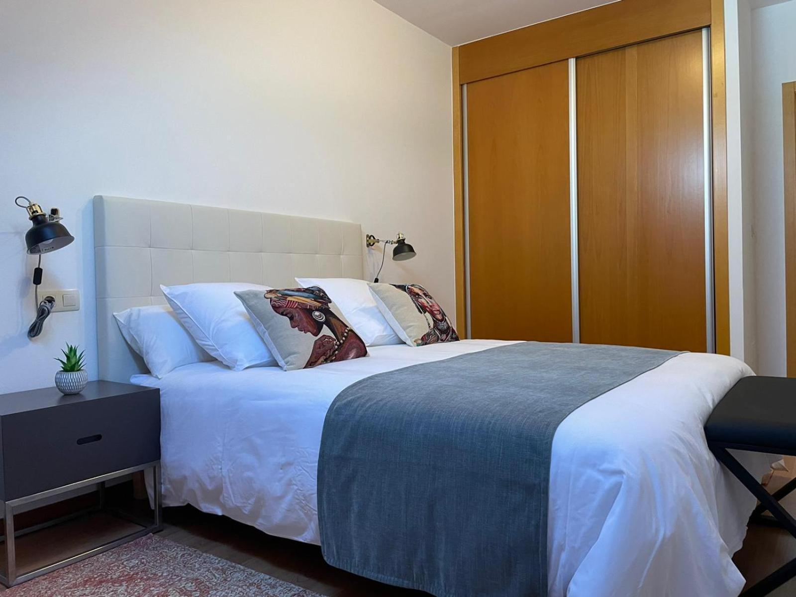 Apartamentos Ciudad Santiago سانتياغو دي كومبوستيلا الغرفة الصورة