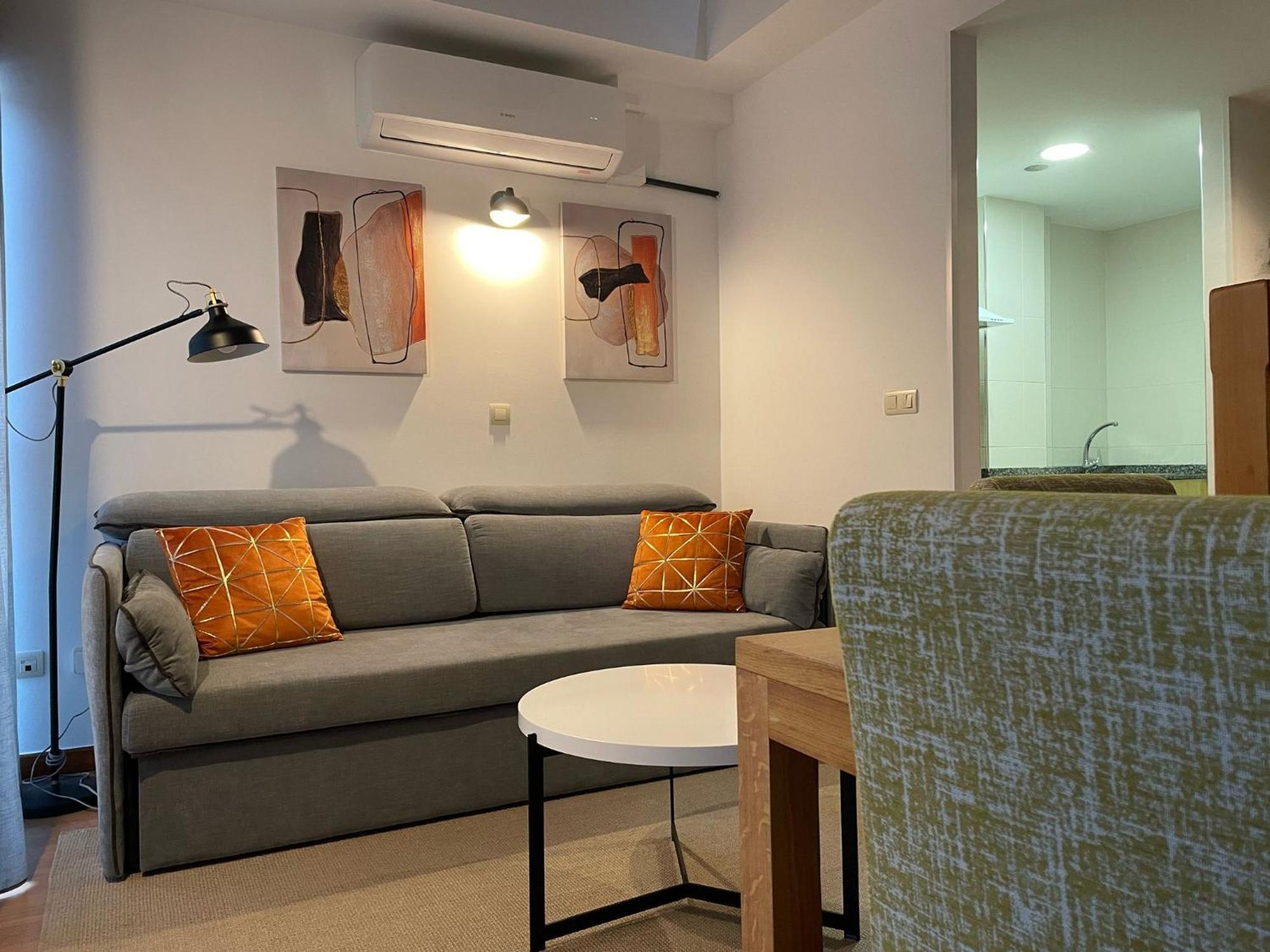 Apartamentos Ciudad Santiago سانتياغو دي كومبوستيلا المظهر الخارجي الصورة